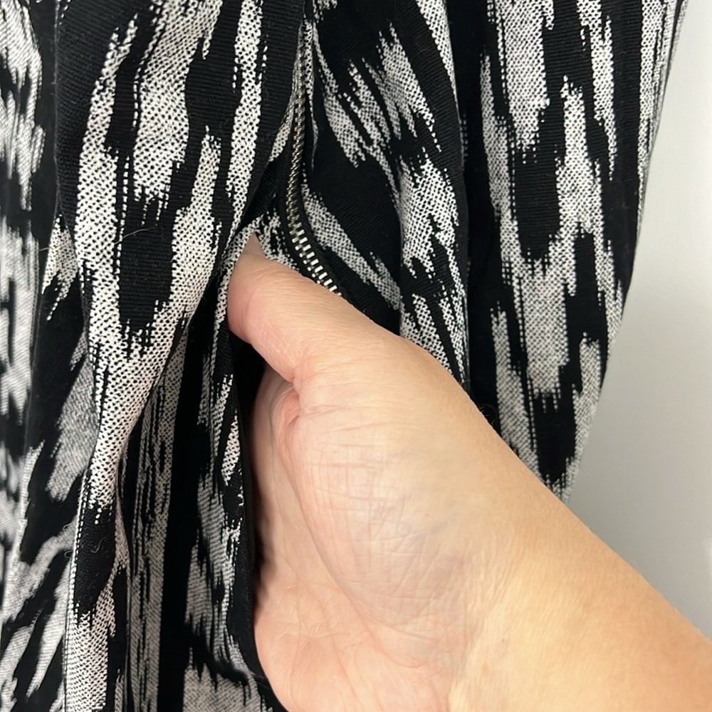Rachel Roy Size 0 Black, White Print Racerback Mini Tank Dress w/Pockets - Picture 8 of 11